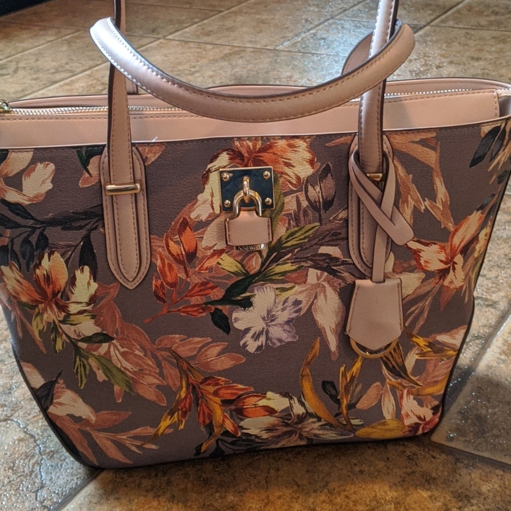 Nine West purse